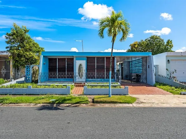 Aw 18 Calle Domingo Delgado, Toa Baja, PR 00949