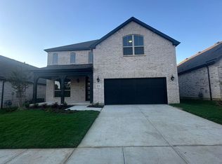 613 Florence Trl, Aubrey, TX 76227