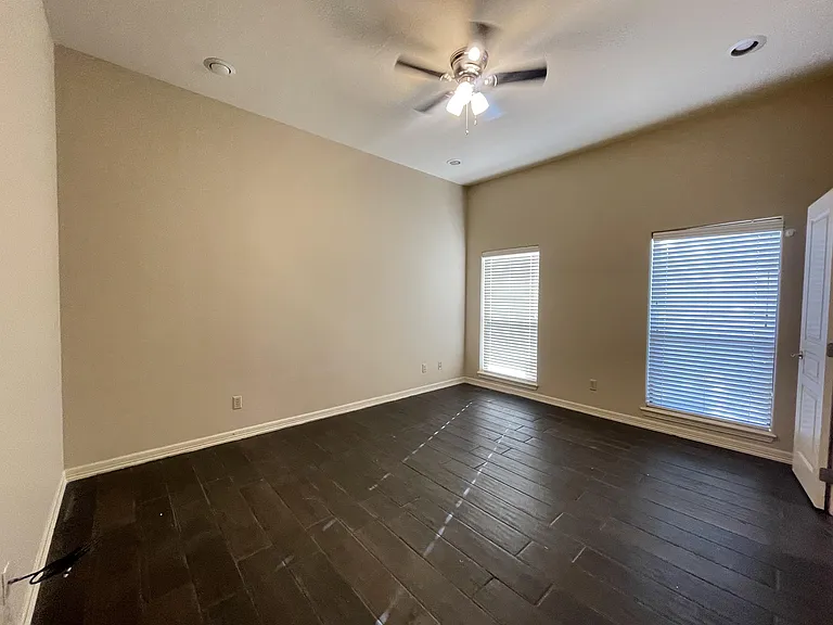 2815 Mimosa St — Photo 6