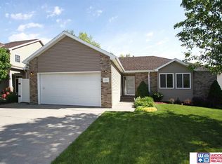 1910 Hidden Pines Dr, Lincoln, NE 68512