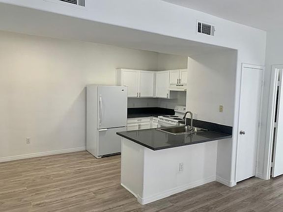 3rd image of 2121 Hussium Hills St