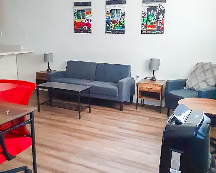 527 W Murray St #1 — Photo 3