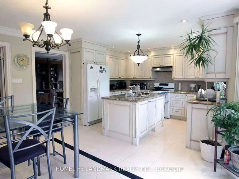 54 Castleridge Dr #MAIN — Photo 3