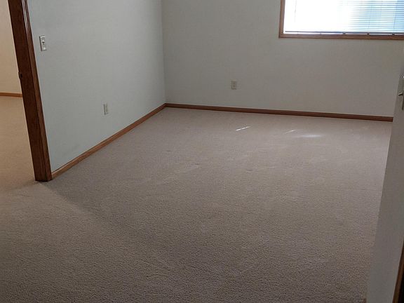 3rd image of 1443 Superior St