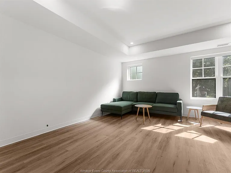 185 Randolph Pl — Photo 14