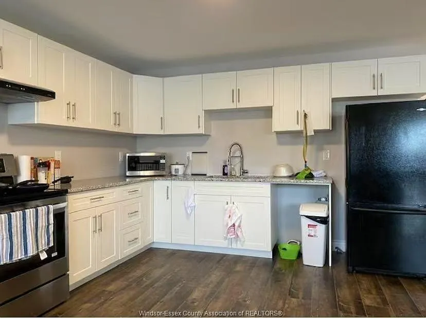 8 bed, $995 — Photo 3