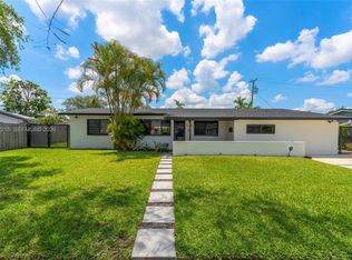 9250 SW 44th St, Miami, FL 33165
