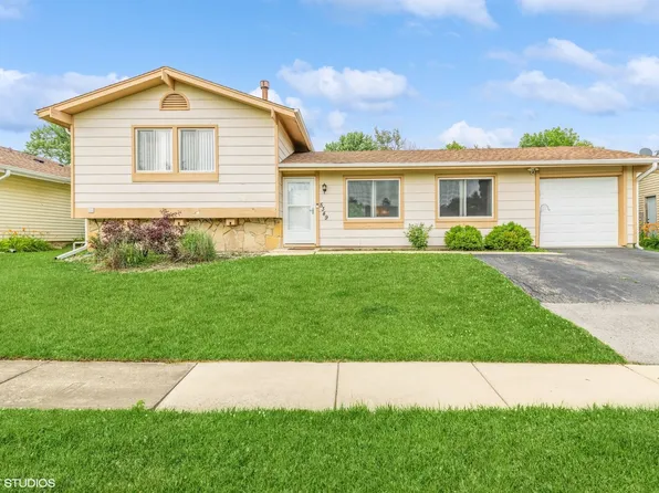 5349 Fonda Ln, Hanover Park, IL 60133