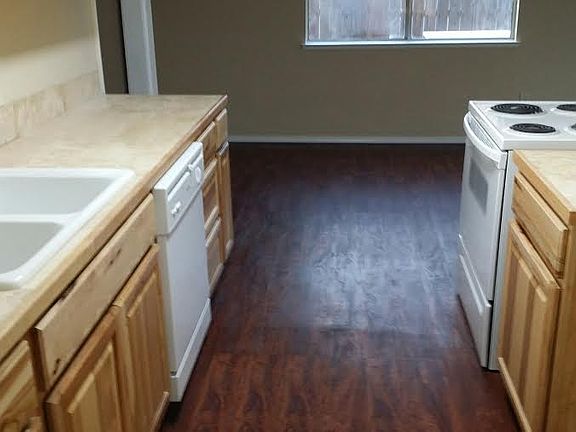5th image of 1112 Sunrise Way