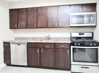 2858 N Clark St APT 3, Chicago, IL 60657