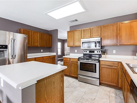 5th image of 1417 Bradbury Ln