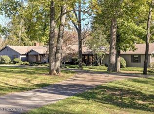 1001 S Buckeye Ln, Goshen, KY 40026