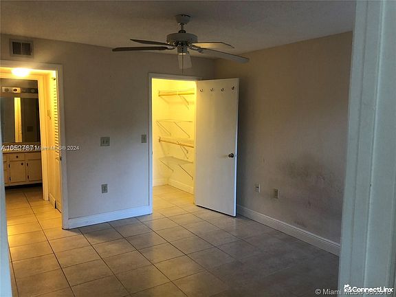 4th image of 643 Vista Isles Dr