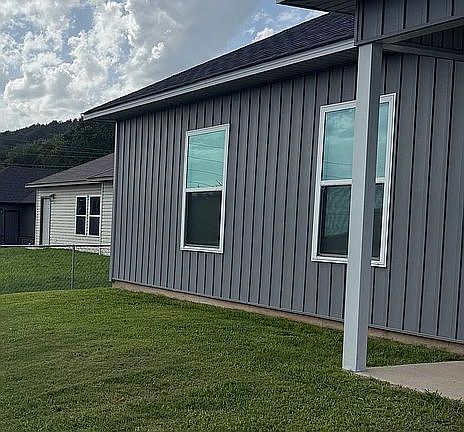 4th image of 1080 Ozark Ave