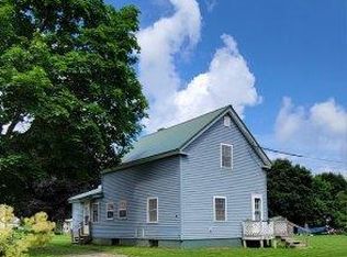 9 Perry St, Lincoln, ME 04457