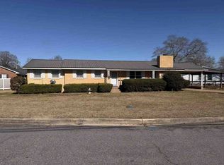 129 McVay Dr, Cochran, GA 31014