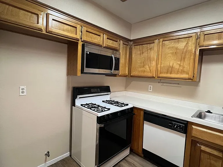 Lyn River Ct 8609 — Photo 36