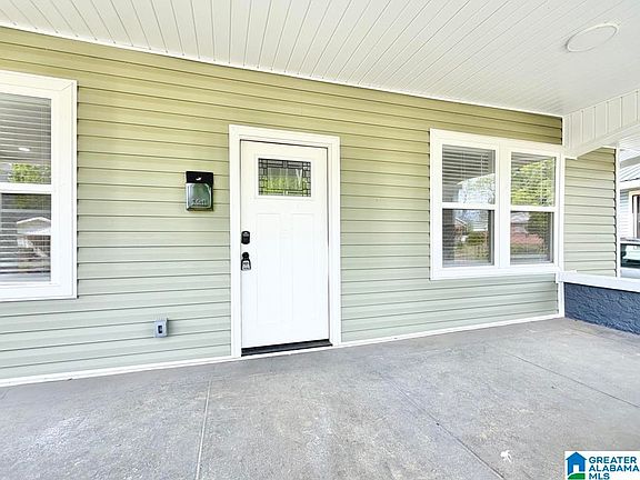 3rd image of 2610 Avenue F