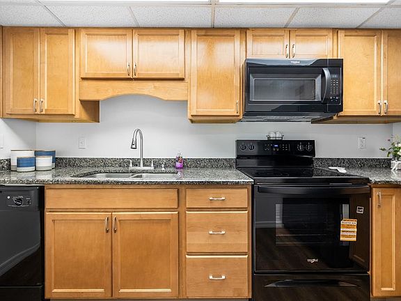 5th image of 711 SW 75th St APT 106