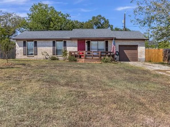 114 E Long Ln, New Braunfels, TX 78130