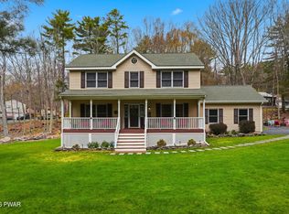 135 Blueberry Dr, Milford, PA 18337