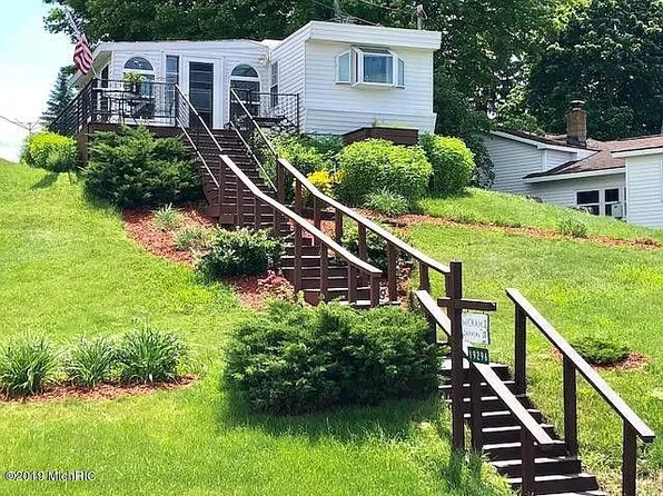 19296 Chippewa St, Chippewa Lake, MI 49320