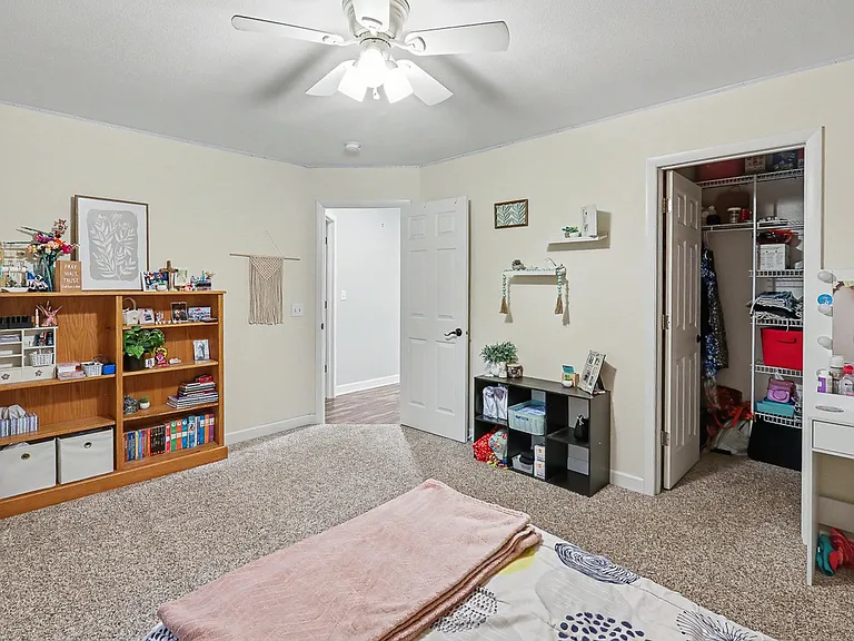 285 240th Pl — Photo 24