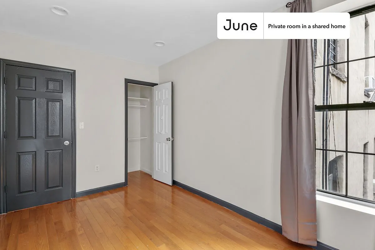 Queen bedroom in 3 bed/1 bath home in East Village #562 B — Photo 3