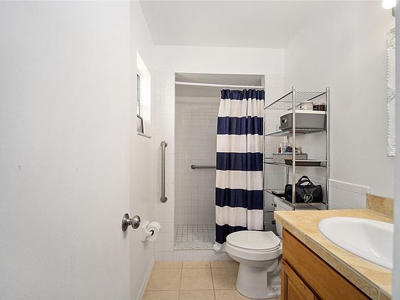 4th image of 1825 NW 21st Ct