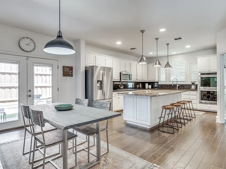 6429 Blacktree Dr — Photo 10