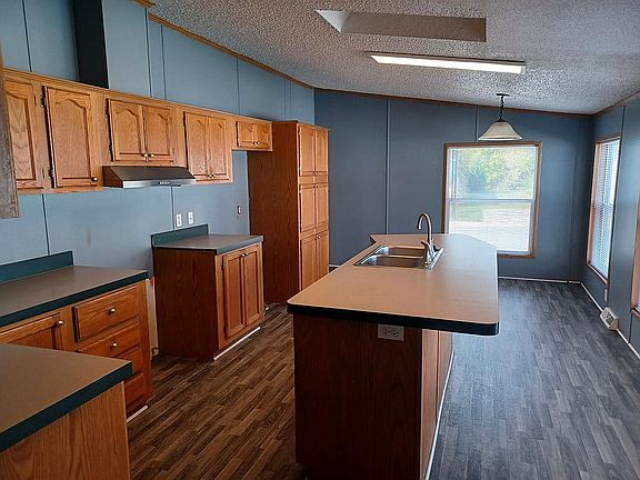 2nd image of 33151 Fort Rd