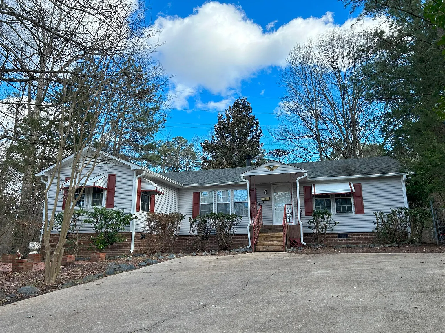 4 bed, 1566 sqft, $2,000 — Photo 2