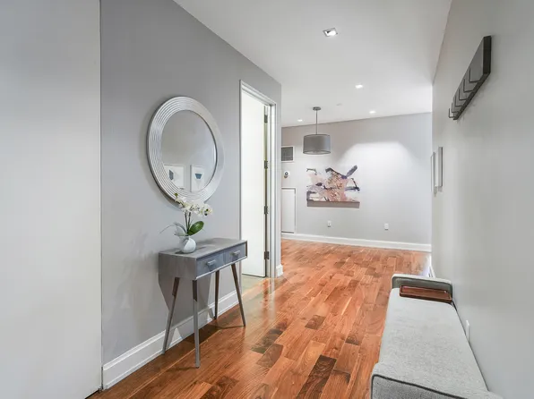 140 West 22nd Street image 9 of 15