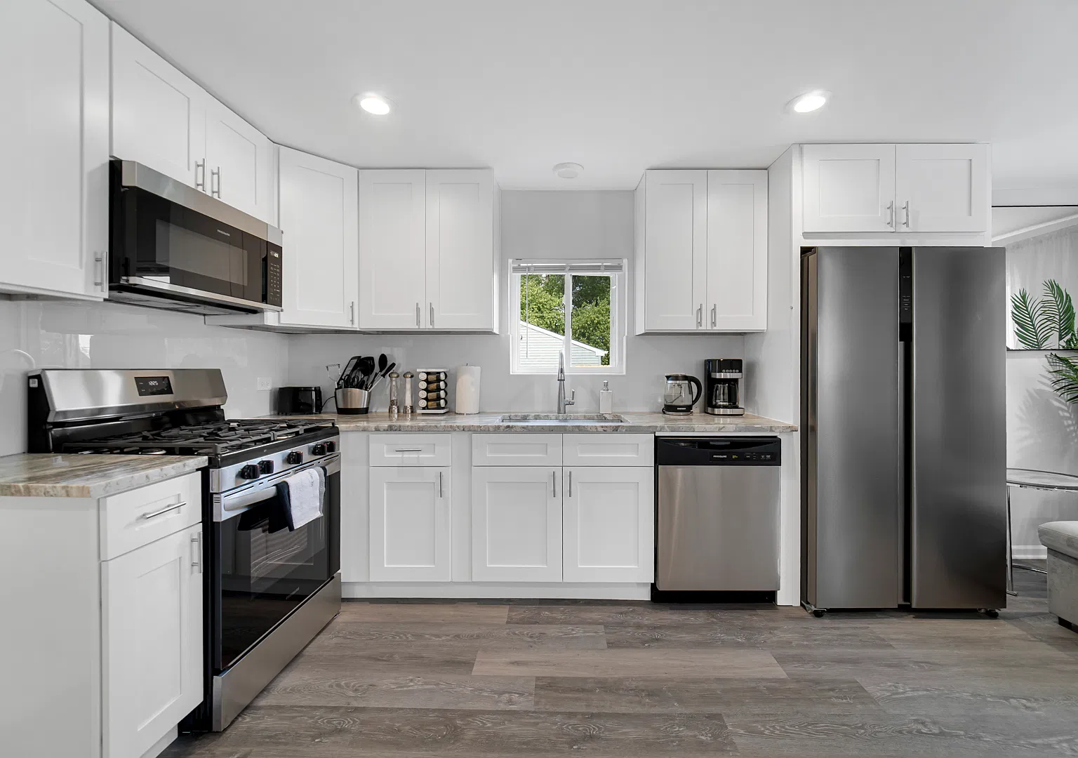 2 bed, 1.5 bath, 999 sqft, $3,995 — Photo 4