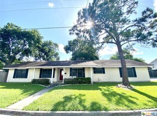 1001 Halsey St, Victoria, TX 77901