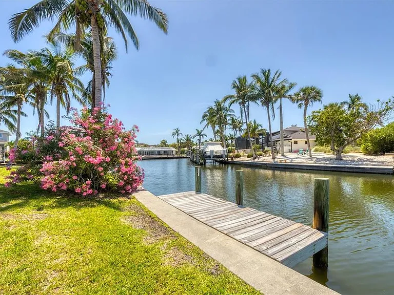 5585 Contento Dr — Photo 25