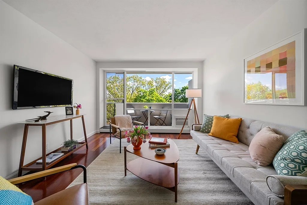 1 bed, 1.0 bath, 495 sqft, $3,200 — Photo 3