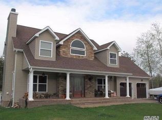 57 Oakdale Ave, Farmingville, NY 11738