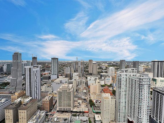 3rd image of 50 Biscayne Blvd APT 5201