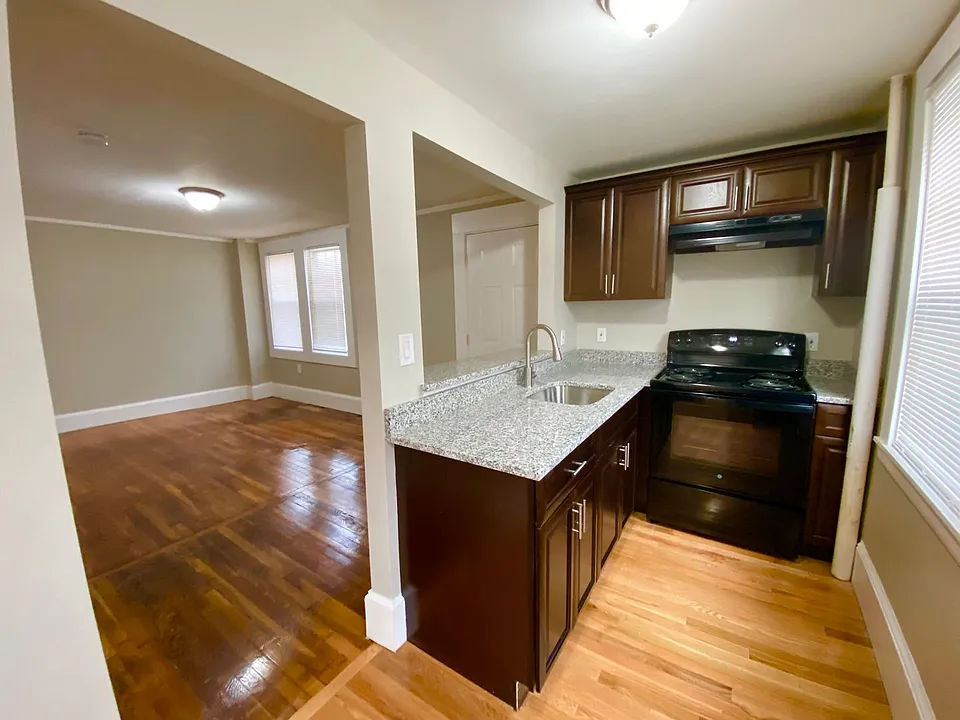 81 Broad St #1B