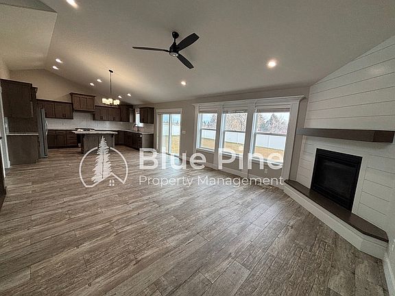 2nd image of 5083 Thatcher Ave
