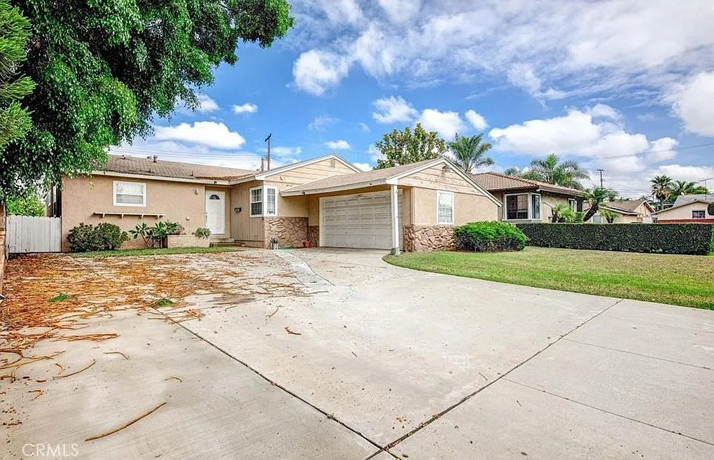 4 bed, 1320 sqft, $3,750 — Photo 2