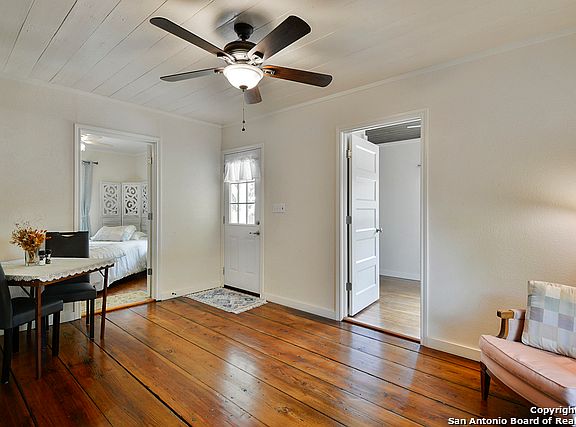 3rd image of 846 N Union Ave