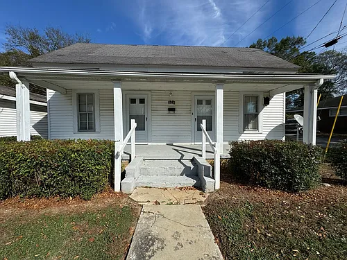 208 N Ave NE Photo 1