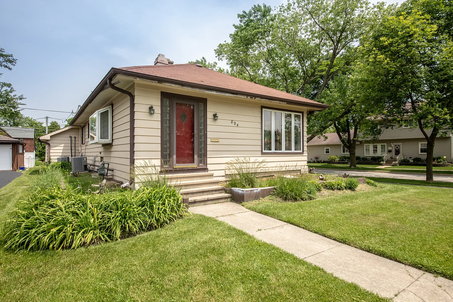 894 Rose Ave photo 1