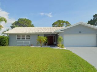 1934 Mid Ocean Cir, Sarasota, FL 34239