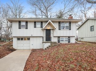 10422 Manchester Ave, Kansas City, MO 64134