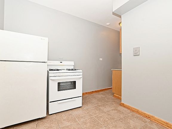 3rd image of 6343 S Kedzie Ave #3F