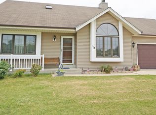 118 McKenzie Rd, Mukwonago, WI 53149