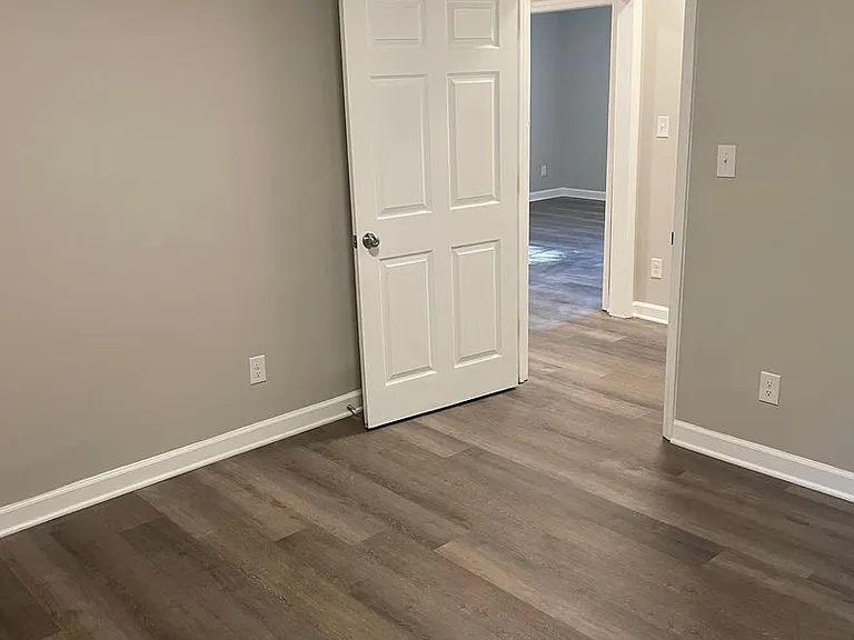 290 Hialeah Ct — Photo 10